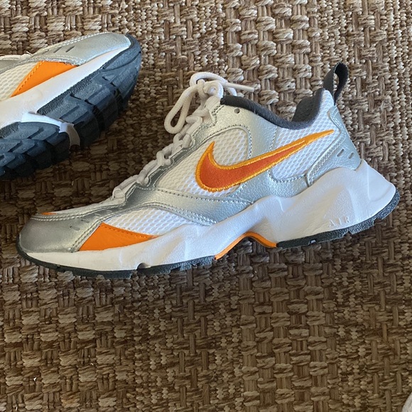 Nike sneakers - Picture 4 of 8